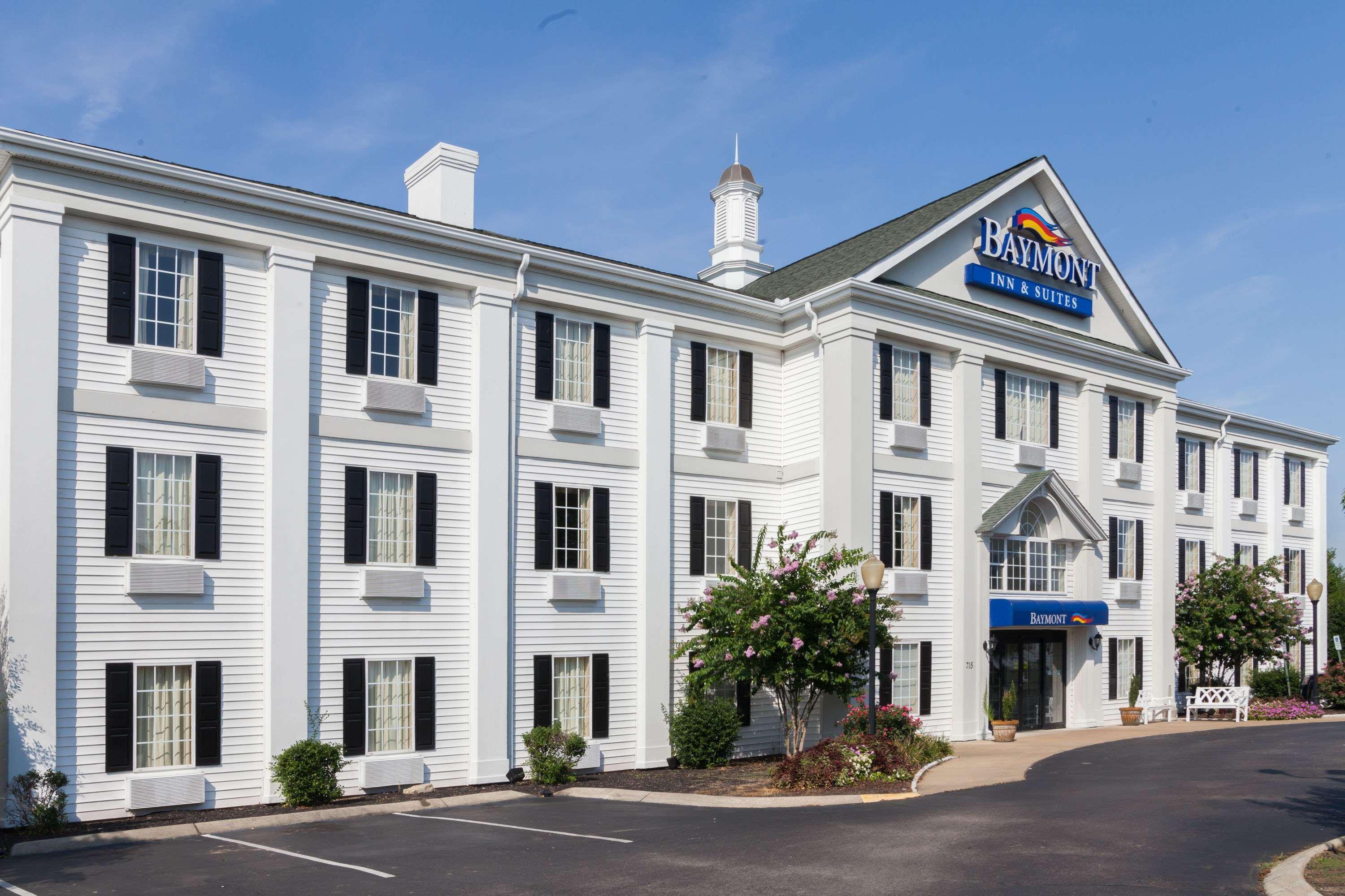 Baymont By Wyndham Columbia Maury Hotel Bagian luar foto