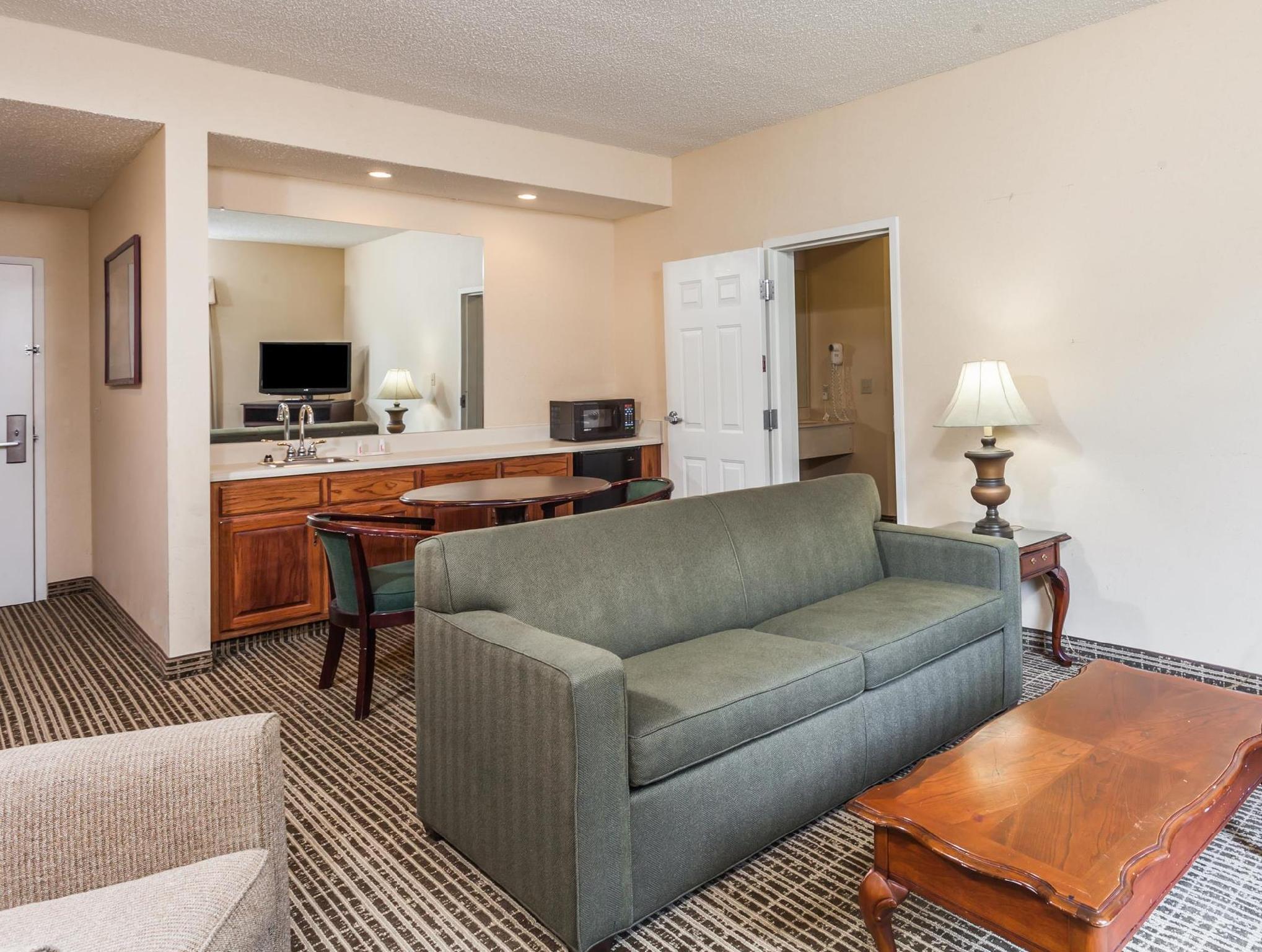 Baymont By Wyndham Columbia Maury Hotel Bagian luar foto